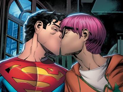 Jon Kent, filho de Clark Kent e Lois Lane, beija seu namorado, Jay Nakamura, na nova HQ. DC COMICS