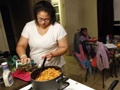 Delores Leonard ha trabajado durante siete a&ntilde;os en McDonald&#039;s pero nunca ha ganado m&aacute;s del salario m&iacute;nimo.