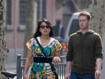 Priscilla Chan y Mark Zuckerberg, en un viaje a Shangái el pasado marzo, dos meses antes de su boda.