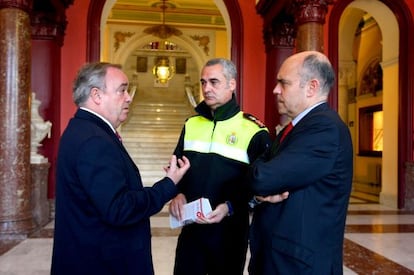 Andoni Oleagordia, Txema López y Tomás del Hierro, de izquierda a derecha.