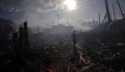 Tolosa depois do tufão Haiyan, nas Filipinas.