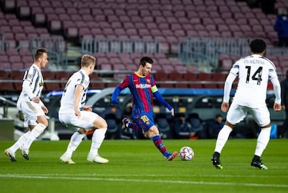 Messi en una jugada de la derrota del Barça amb la Juventus (0-3) .