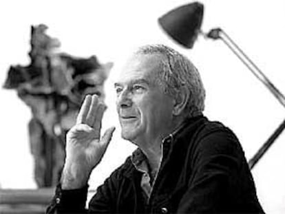 El escultor Vicente Larrea.