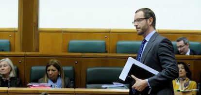 Javier Maroto, este jueves en el pleno del Parlamento vasco. 