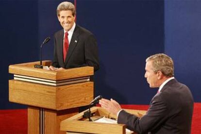 Kerry y Bush, en un momento del debate.