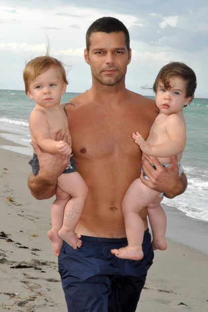 Ricky Martin está feliz con sus gemelos adoptados Matteo y Valentino que están a punto de cumplir cinco años. Una mini familia que no se separa en ningún momento.