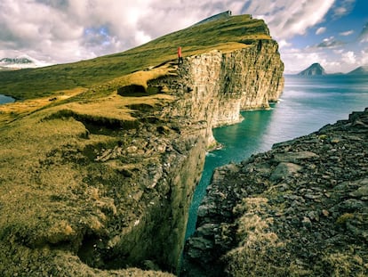 Los acantilados de Vágar, en las islas Feroe (Dinamarca). 