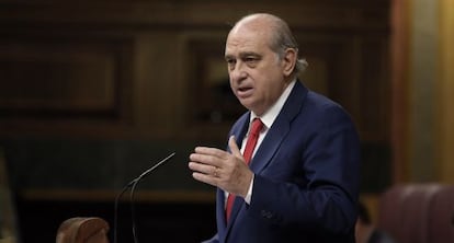 Jorge Fernández Díaz durante una intervención en el Congreso.