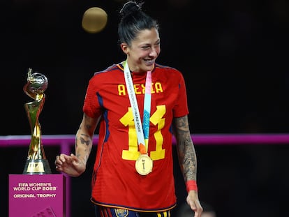 Jennifer Hermoso, durante la ceremonia tras ganar el Mundial el 20 de agosto en Sídney.