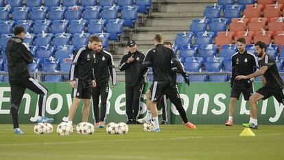 Ancelotti dirige ayer el entrenamiento del Real Madrid. 