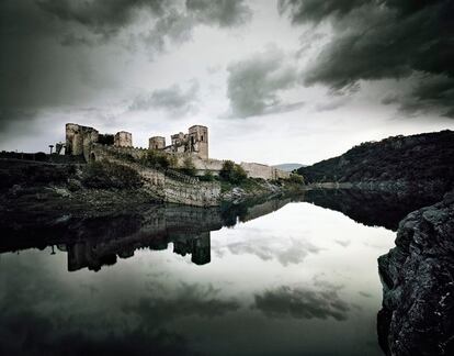 El castillo de Buitrago del Lozoya. Manso recorrió durante más de un año la Comunidad de Madrid hasta completa su libro.