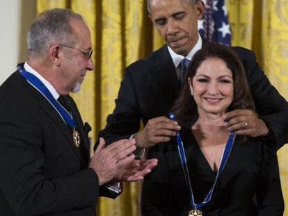 Obama entrega la Medalla de la Libertad a Emilio y Gloria Estefan 
