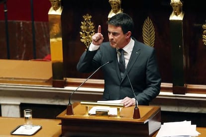 El primer ministre francès, Manuel Valls, davant de l'Assemblea.