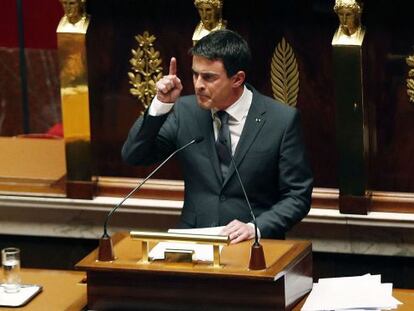 El primer ministre francès, Manuel Valls, davant de l'Assemblea.