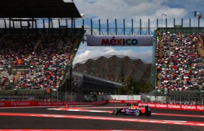 El piloto ruso Daniil Kvyat de la escuder&iacute;a Red Bull durante las pruebas preliminares del Gran Premio F&oacute;rmula 1 en la ciudad de M&eacute;xico.