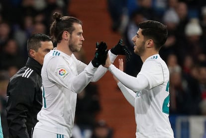 Cambio en el Real Madrid, Gareth Bale sustituye a Marco Asensio.