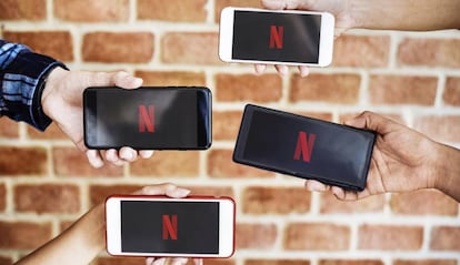 Netflix en unos teléfonos