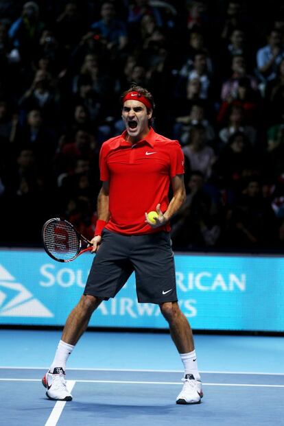 Federer grita de alegría tras la victoria sobre Nadal en la final de la Copa de Maestros 2010, en Londres.