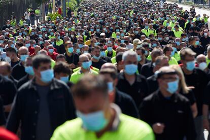 Los trabajadores de Nissan, concentrados el pasado 28 de mayo, ante la fábrica de Nissan.