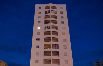 Edificio del barrio de Valdelagrana, en el Puerto de Santa María, donde el 8 de enero del año pasado fue asesinada Eva Aza.