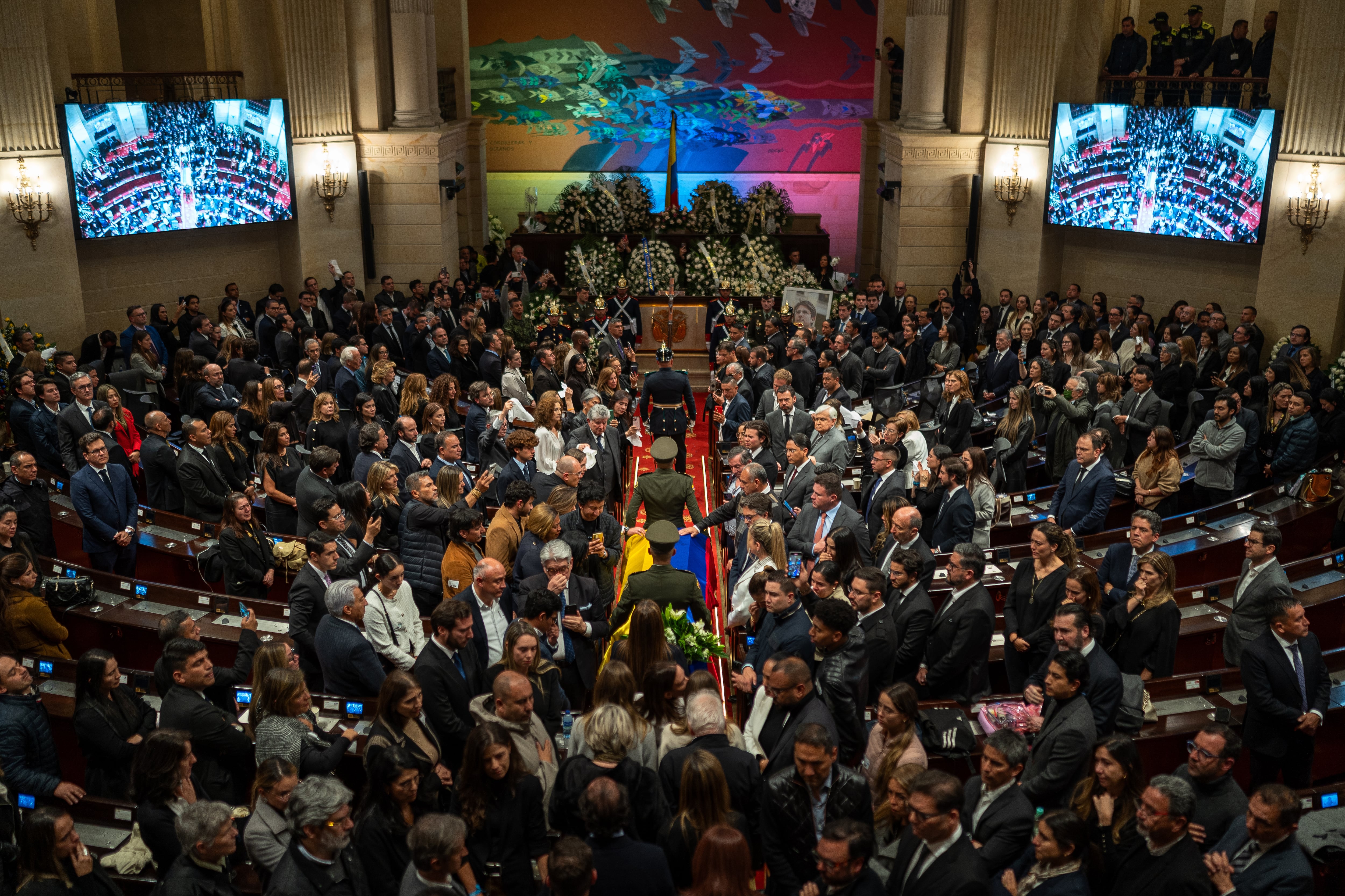 La derecha agita la indignación por el magnicidio de Miguel Uribe para atacar a Iván Cepeda