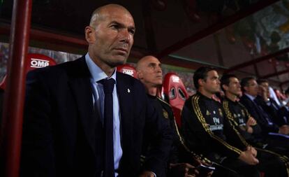 Zidane, durante el partido ante el Mallorca en Son Moix.