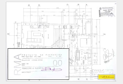 Plano del proyecto de 'loft' en la calle Rodas, una vivienda con dormitorio, cocina y baño, visado en 2005 por el estudio de Monasterio y donde ella misma firma de puño y letra.