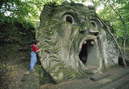 Ogros, gárgolas y criaturas antropomorfas de varios metros de altura exculpidas en la roca en el Parco dei Mostri, en Viterbo (no muy lejos de Roma). Creado en el siglo XVI por un excéntrico príncipe, está repleto de bestias de pesadilla.