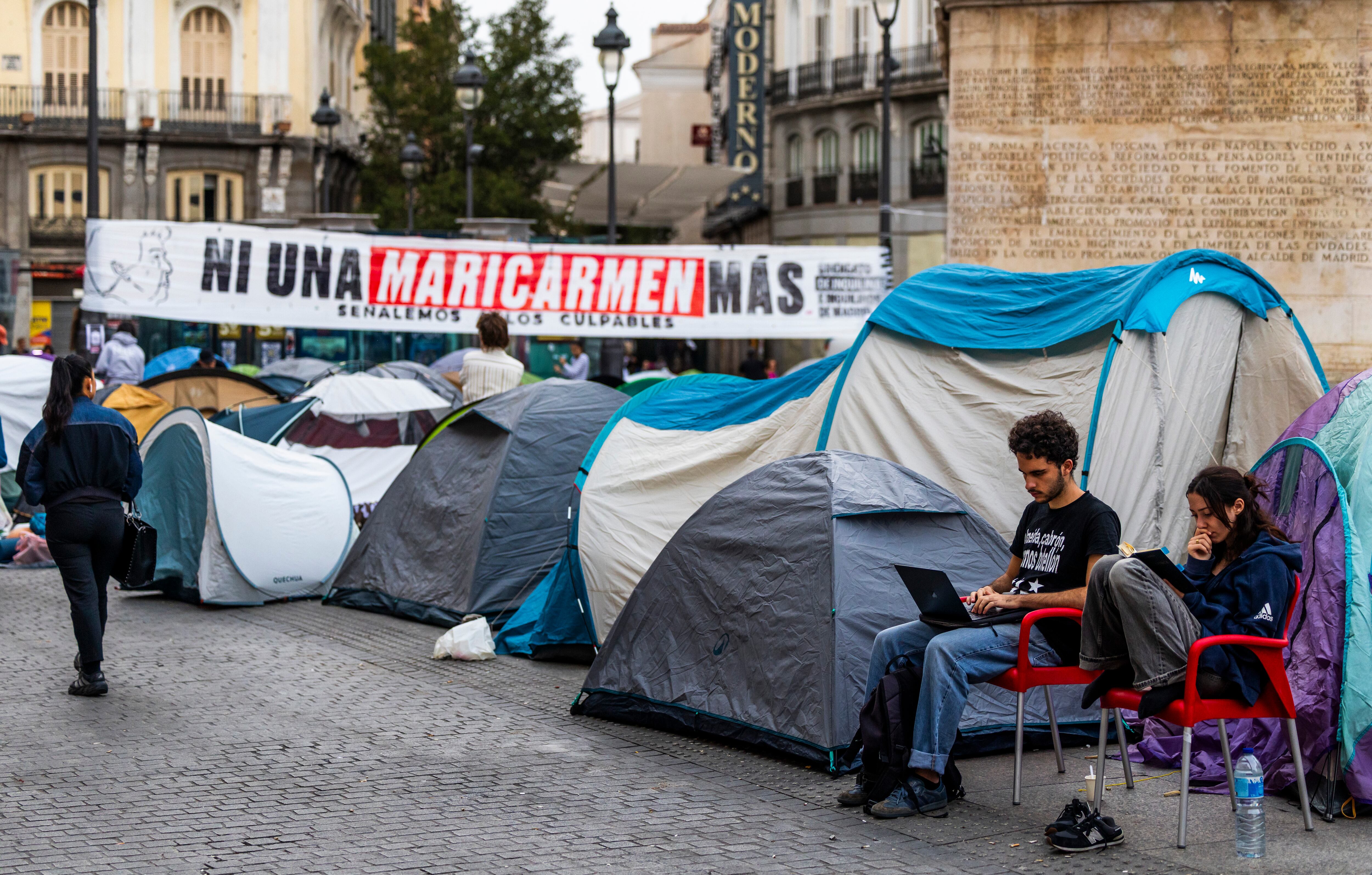 Acampada en la Puerta del Sol de Madrid, este lunes.