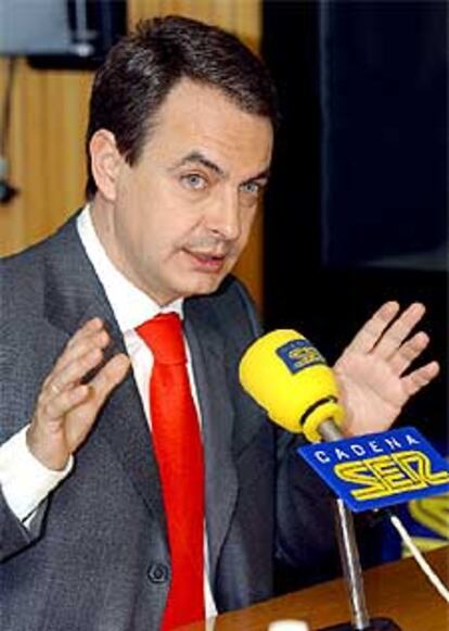 Rodríguez Zapatero, ayer, durante la entrevista en la cadena SER.