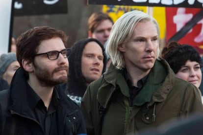 Daniel Br&uuml;hl y Benedict Cumberbatch, en &#039;El quinto poder&#039;.