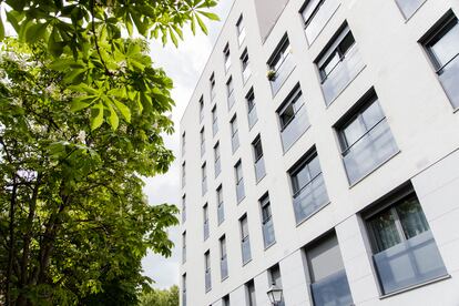 Un edificio en el distrito de Embajadores, en Madrid, este viernes.