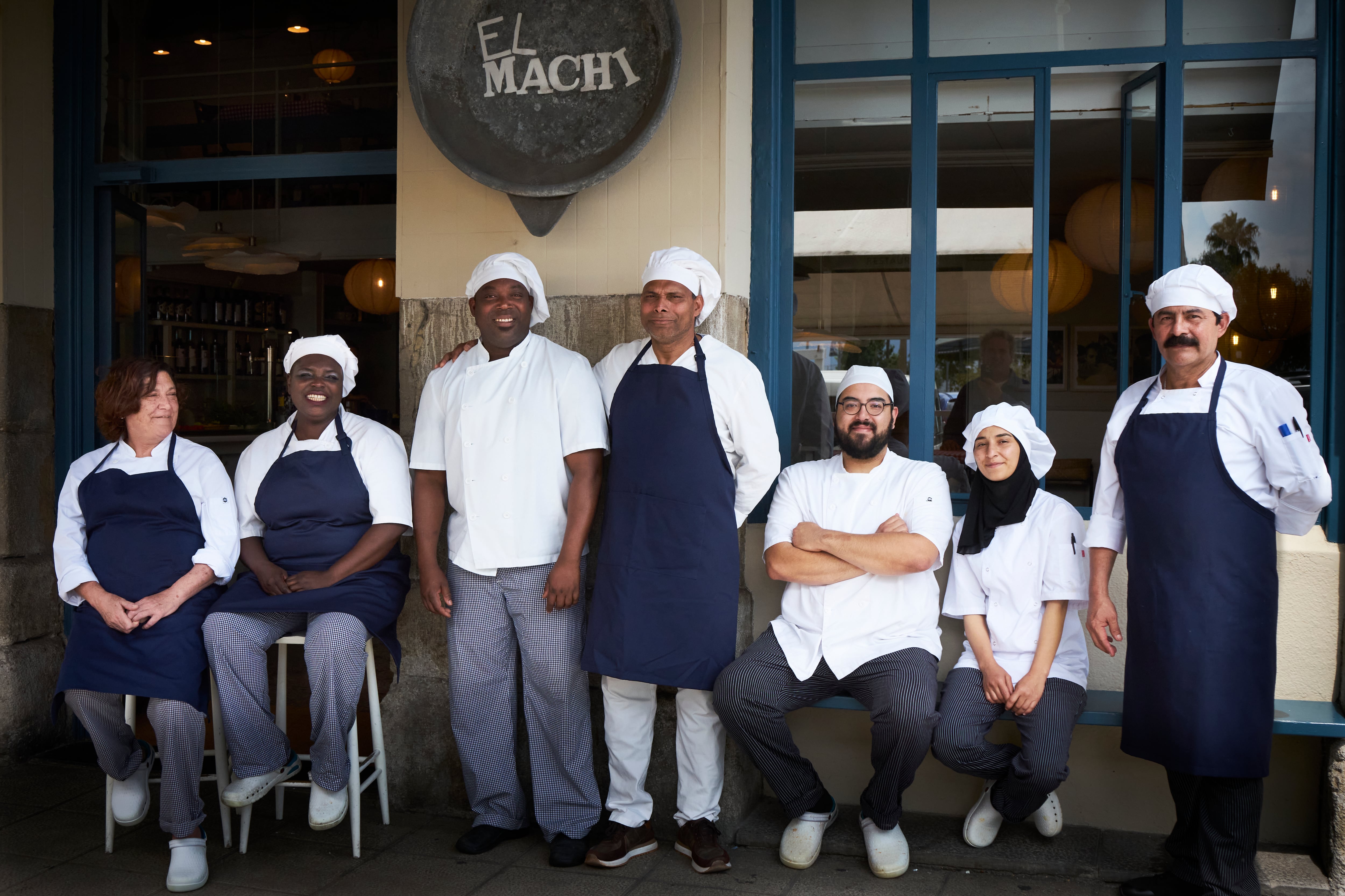 El Machi Ida y Vuelta: cuando los trabajadores migrantes crean la carta de una taberna marinera centenaria en Santander