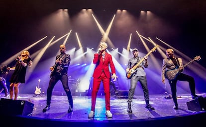 Sergio Dalma, durante su concierto de anoche en el Teatro Real.