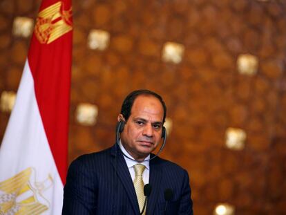 Al Sisi durante una reciente conferencia de prensa con el "premier" griego Alexis Tsipras