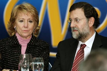 Esperanza Aguirre y Mariano Rajoy, en una conferencia organizada por Nueva Economía Fórum.