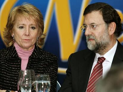 Esperanza Aguirre y Mariano Rajoy, en una conferencia organizada por Nueva Economía Fórum.