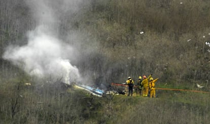 Los restos del helicóptero en el que murieron Kobe Bryant y otras ocho personas, el pasado 26 de enero en Calabasas, California.