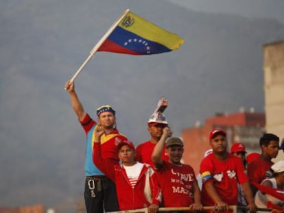 Segudores de Maduro, este jueves en Caracas.