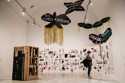 Pancartas feministas y LGTBIQ en la nueva colección permanente del Museo Reina Sofía (Madrid).