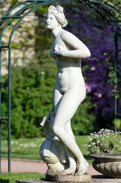 Estatua del Jardin des Plantes en la capital francesa.