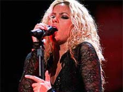 Shakira, durante su actuación de anoche en Las Ventas.
