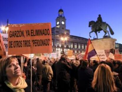 Concentración de apoyo a Garzón celebrada en Sol.