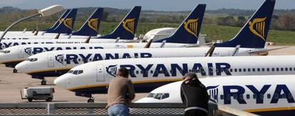 Aviones de Ryanair en el Aeropuerto de Girona.