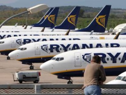  Aviones de Ryanair en el Aeropuerto de Girona. 