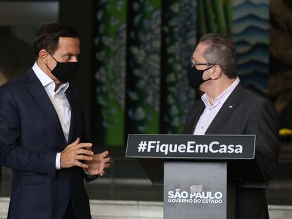 João Doria, governador de São Paulo, e Jean Gorinchteyn, secretário de Saúde, em coletiva no Palácio dos Bandeirantes.