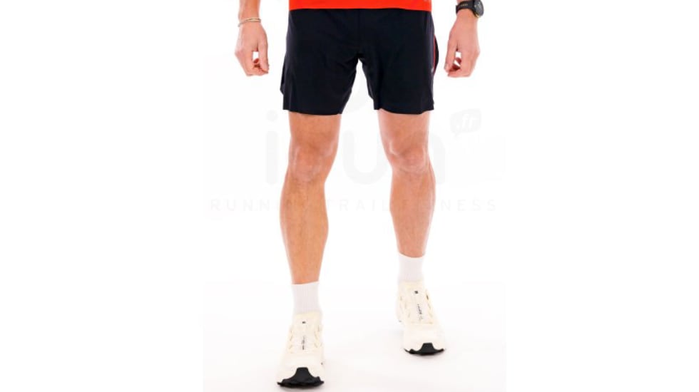 Pantalón corto para hombre, de Salomon.