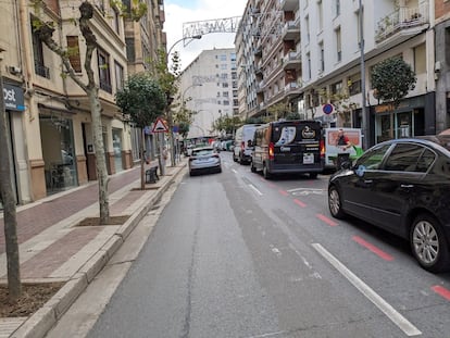 Aspecto actual de la avenida de Portugal de Logroño, ahora con dos carriles de tráfico motorizado. 