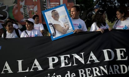 Activistas piden la suspensión de la ejecución de Bernardo Tercero, en Nicaragua el 24 de agosto 2015.