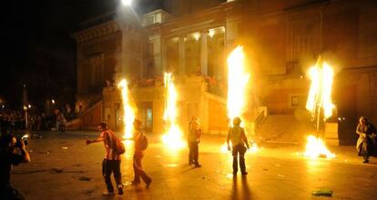 Los parasoles que hab&iacute;a en el Museo del Prado ardieron durante los disturbios de la noche del partido, cuando la polic&iacute;a impidi&oacute; a los aficionados acceder a la plaza de Neptuno.